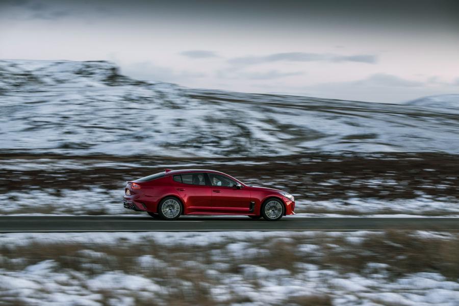  Kia Stinger GT-Line S (CK) 2017 года  (UK) (фото 33 из 41)